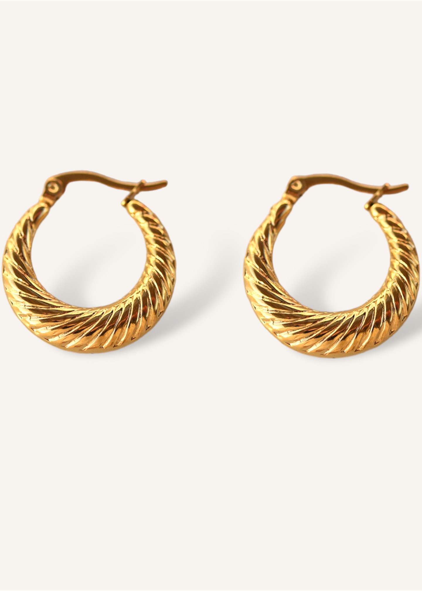 ΚΩΔ. SB_001 ancient_Spirit earrings 12€ ΧΡΩΜΑ. ΧΡΥΣΟ ΥΛΙΚΟ. STAINLESS STEEL