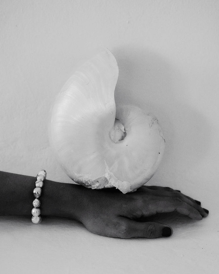 PEARLS BLACELET
